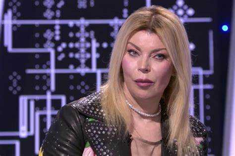 Какой стиль ведения программ характерен для Лады?